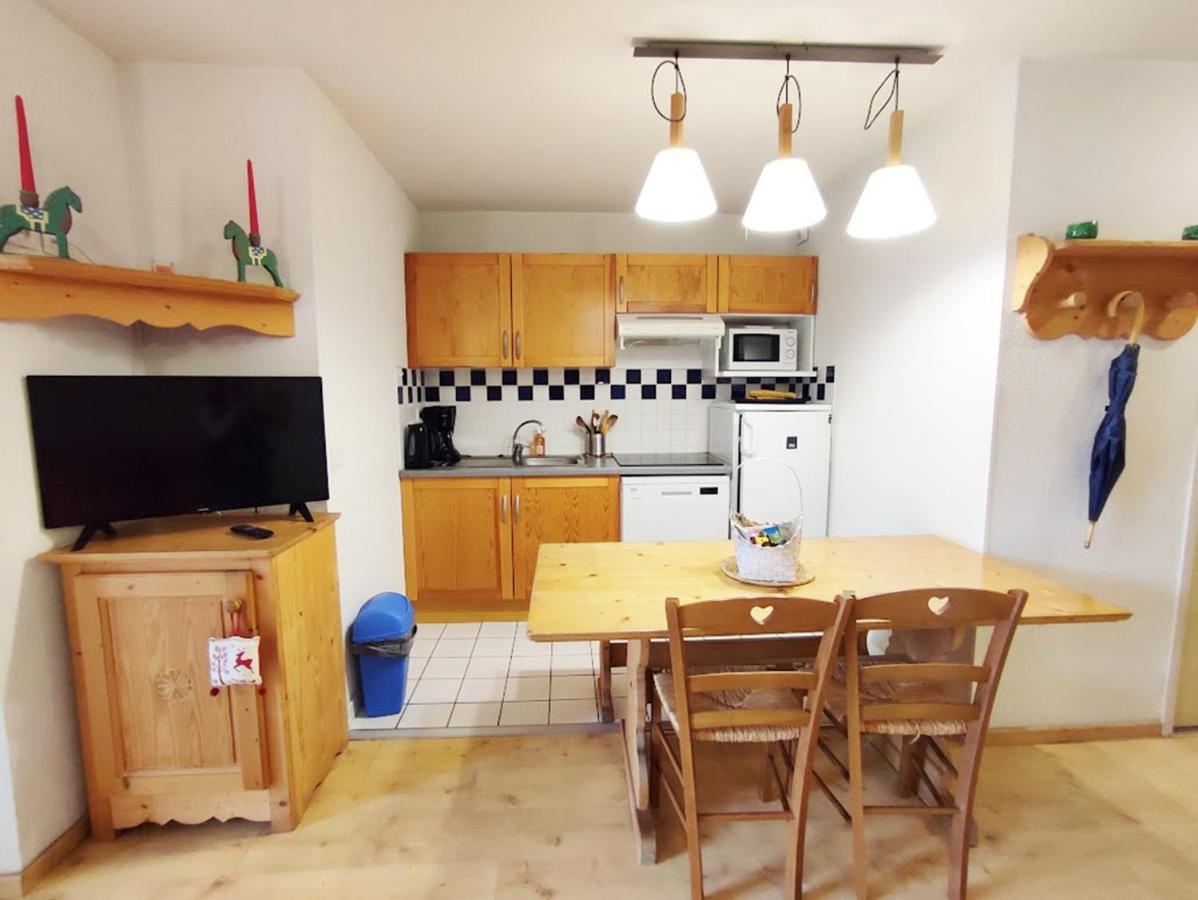 Le 102, T3 Pour 5 Personnes, Vue Montagne, Classe 2 Etoiles Nf, Parking, Piscine En Ete Bagnères-de-Luchon المظهر الخارجي الصورة