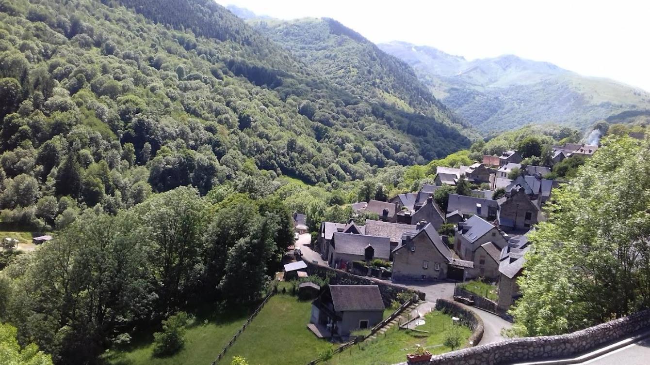 Le 102, T3 Pour 5 Personnes, Vue Montagne, Classe 2 Etoiles Nf, Parking, Piscine En Ete Bagnères-de-Luchon المظهر الخارجي الصورة
