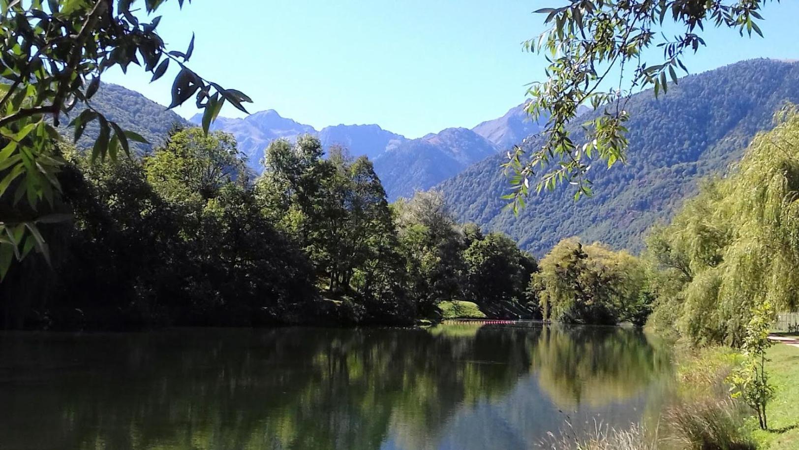 Le 102, T3 Pour 5 Personnes, Vue Montagne, Classe 2 Etoiles Nf, Parking, Piscine En Ete Bagnères-de-Luchon المظهر الخارجي الصورة